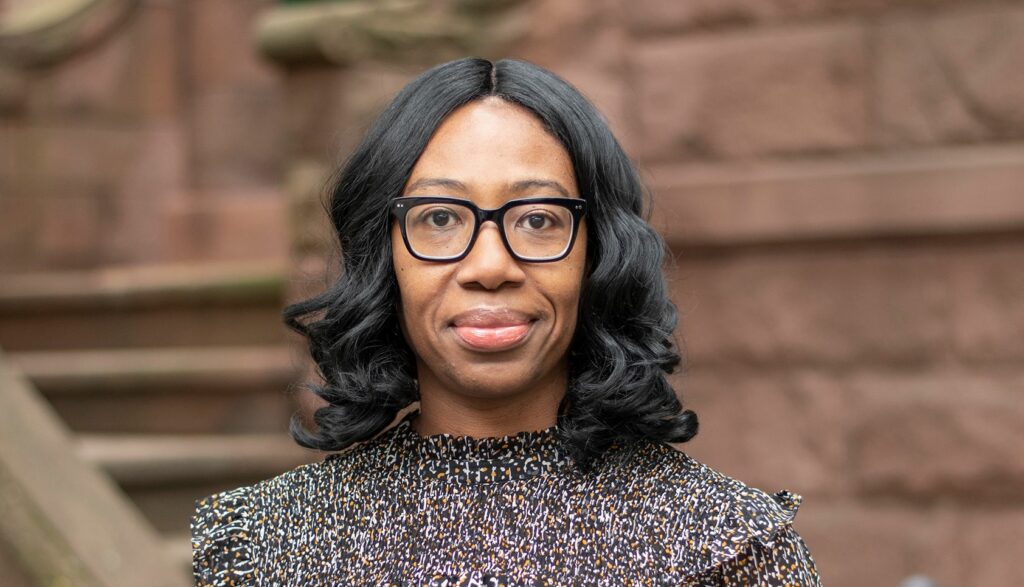 Lora-Lynn Byfield is a Licensed Real Estate Salesperson at Mont Sky Real Estate. Lora-Lynn works with buyers, sellers and renters in New York City.